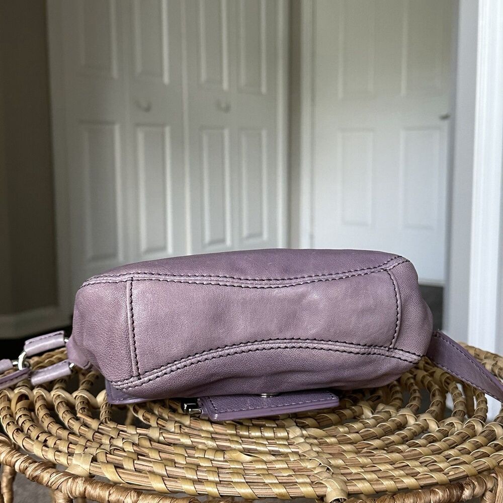 Vintage Michael Kors Camden Lilac Leather Silver Buckle Messenger Shoulder Bag - Picture 4 of 14